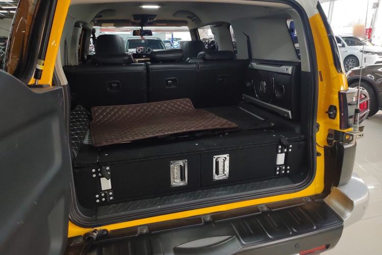 Used Toyota FJ Cruiser  Trunk