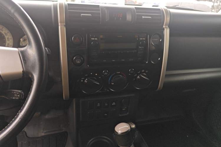 Used Toyota FJ Cruiser 2007 4.0L Audio And AC Panel