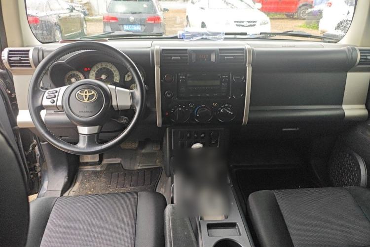 Used Toyota FJ Cruiser 2007 4.0L Center Console