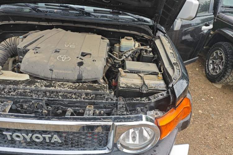 Used Toyota FJ Cruiser 2007 4.0L Engine Bay Left