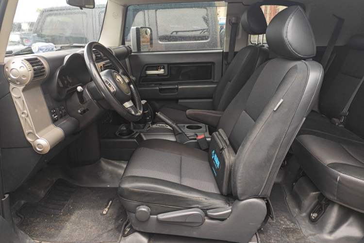 Used Toyota FJ Cruiser 2007 4.0L Left Front Seat