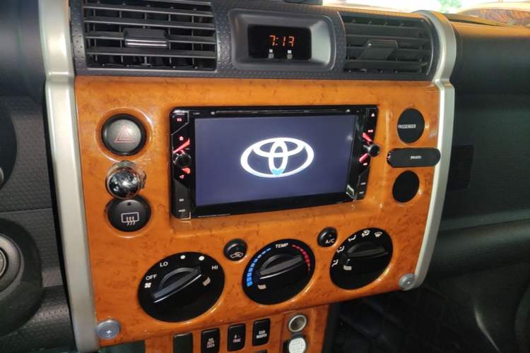 Used Toyota FJ Cruiser 2007 4.0L Audio And AC Panel