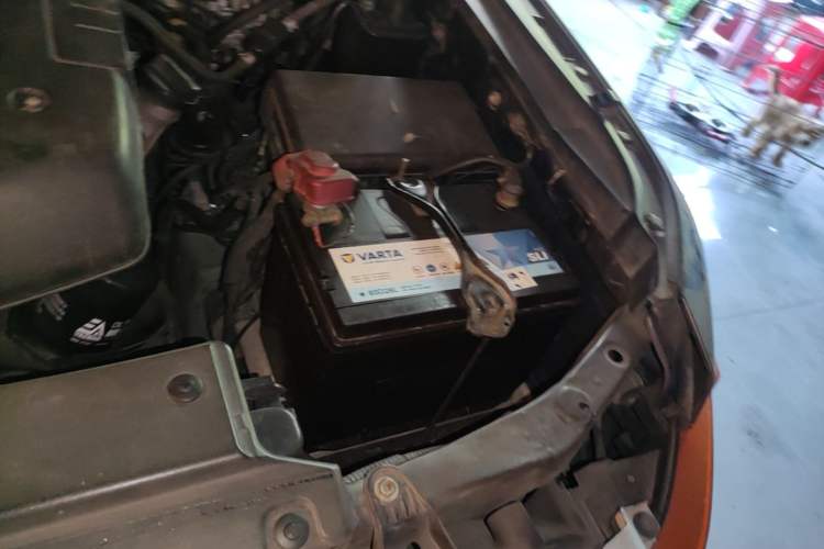 Used Toyota FJ Cruiser 2007 4.0L Engine Bay Left