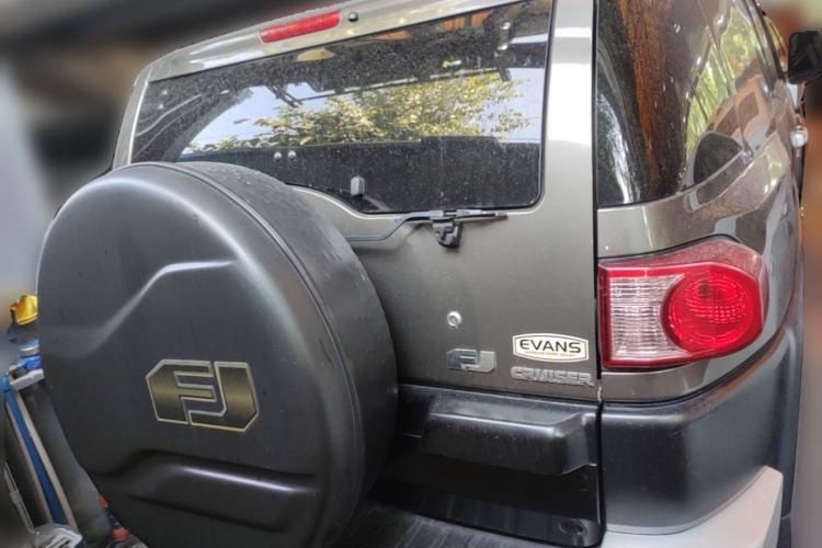 Used Toyota FJ Cruiser 2007 4.0L Rear