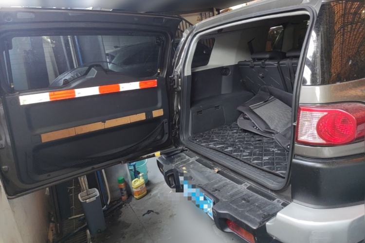 Used Toyota FJ Cruiser 2007 4.0L Trunk