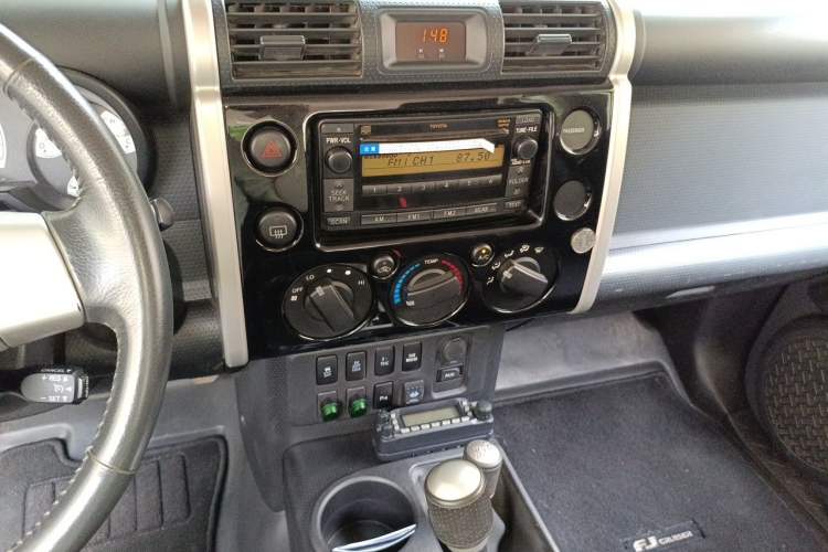 Used Toyota FJ Cruiser 2010 4.0L Audio And AC Panel