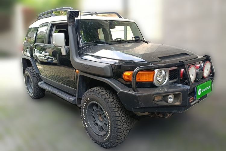 Used Toyota FJ Cruiser 2010 4.0L Front Right 45 Deg