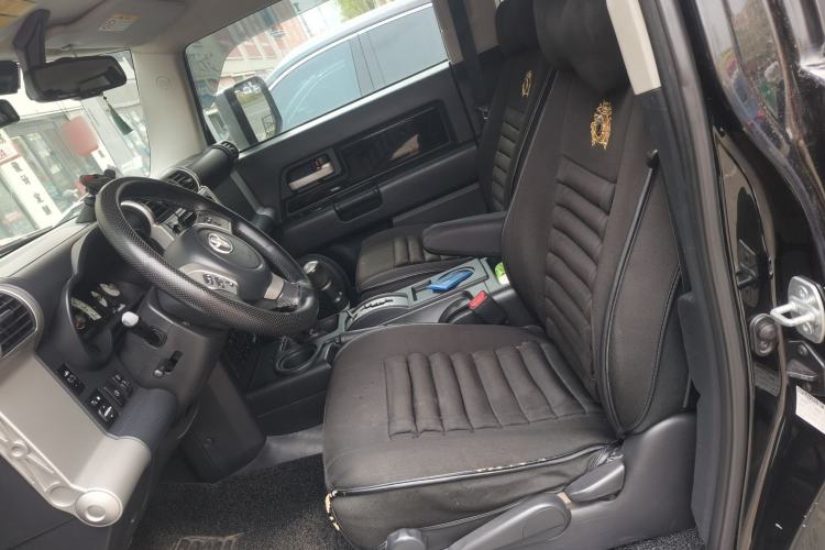 Used Toyota FJ Cruiser 2010 4.0L Left Front Seat