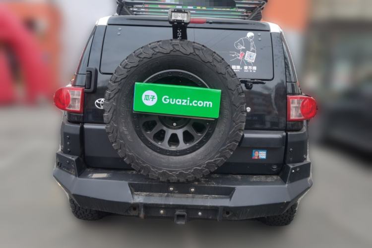Used Toyota FJ Cruiser 2010 4.0L Rear