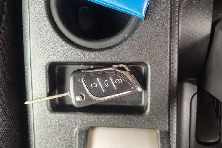 Used Toyota FJ Cruiser 2010 4.0L Vehicle Key