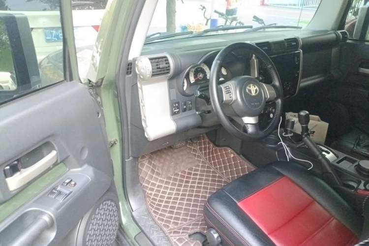 Used Toyota FJ Cruiser 2010 4.0L Driver Seat