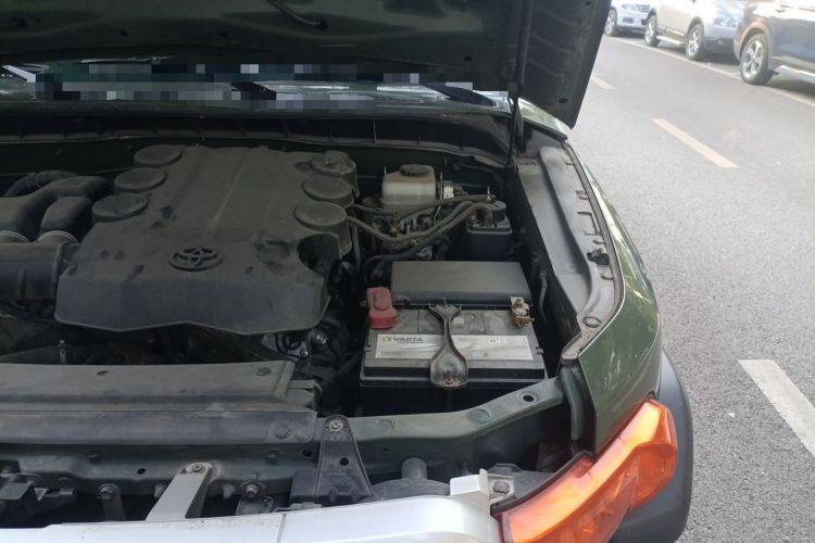 Used Toyota FJ Cruiser 2010 4.0L Engine Bay Left