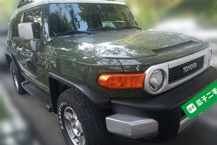 Used Toyota FJ Cruiser 2010 4.0L Front Right 45 Deg