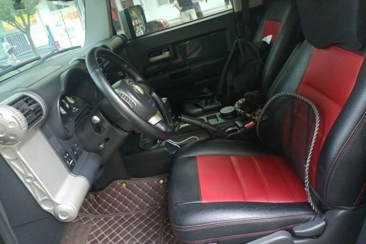 Used Toyota FJ Cruiser 2010 4.0L Left Front Seat