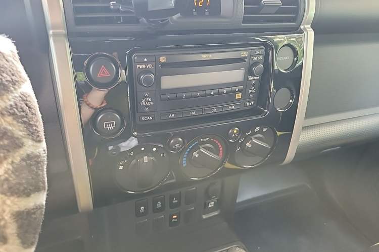 Used Toyota FJ Cruiser 2011 4.0L Audio And AC Panel