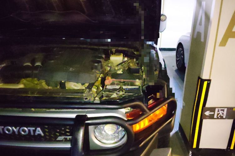 Used Toyota FJ Cruiser 2011 4.0L Engine Bay Left
