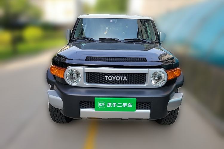 Used Toyota FJ Cruiser 2011 4.0L Front