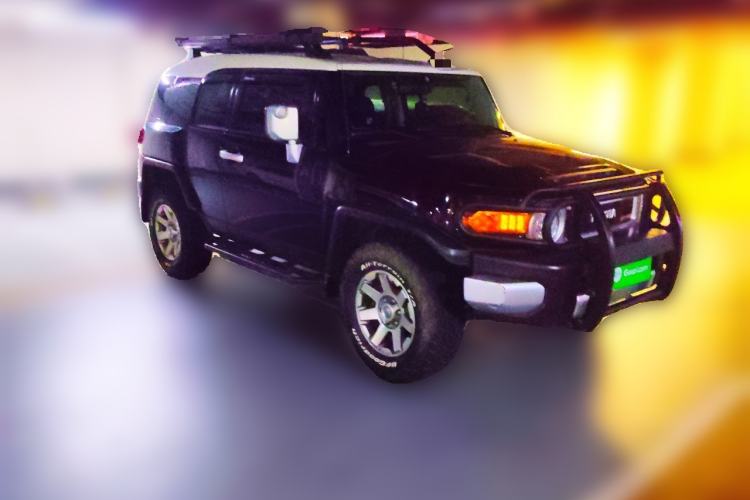 Used Toyota FJ Cruiser 2011 4.0L Front Right 45 Deg