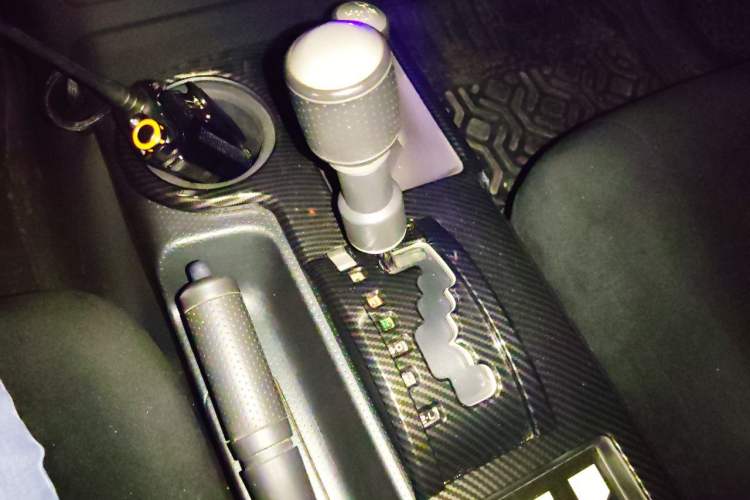 Used Toyota FJ Cruiser 2011 4.0L Gear Lever