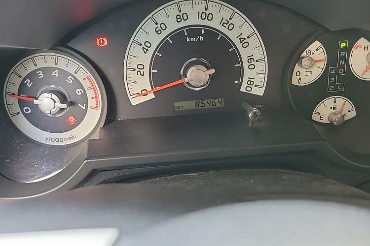 Used Toyota FJ Cruiser 2011 4.0L Odometer Close Up