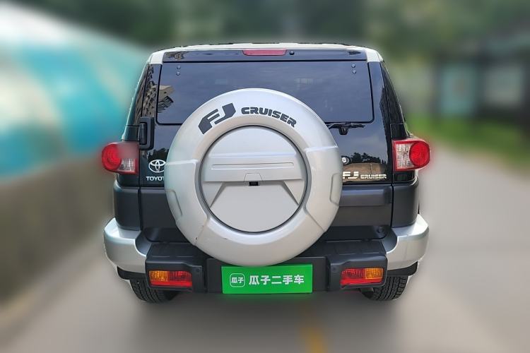 Used Toyota FJ Cruiser 2011 4.0L Rear