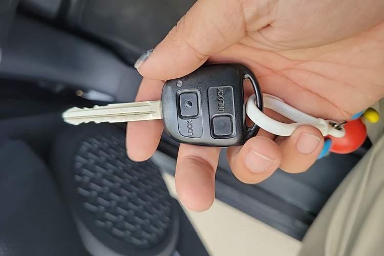 Used Toyota FJ Cruiser 2011 4.0L Vehicle Key