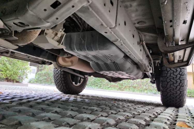 Used Toyota FJ Cruiser 2011 4.0L Chassis Front Left