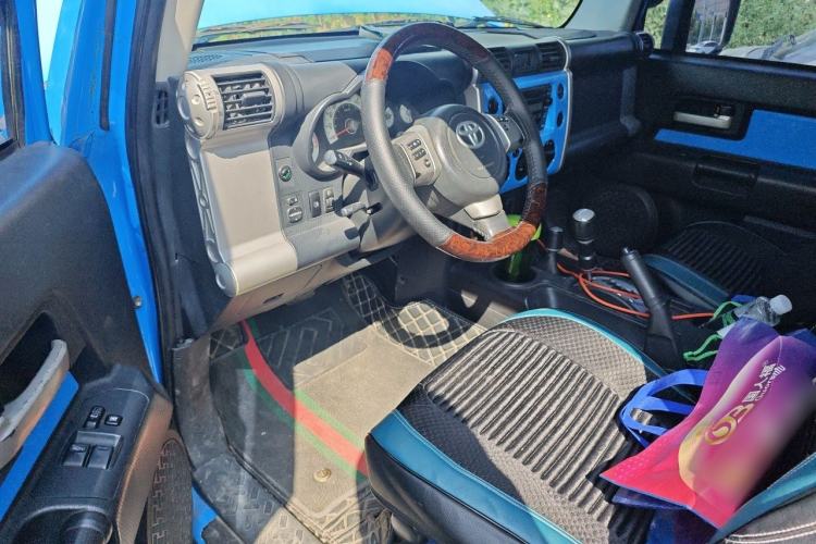 Used Toyota FJ Cruiser 2011 4.0L Driver Seat