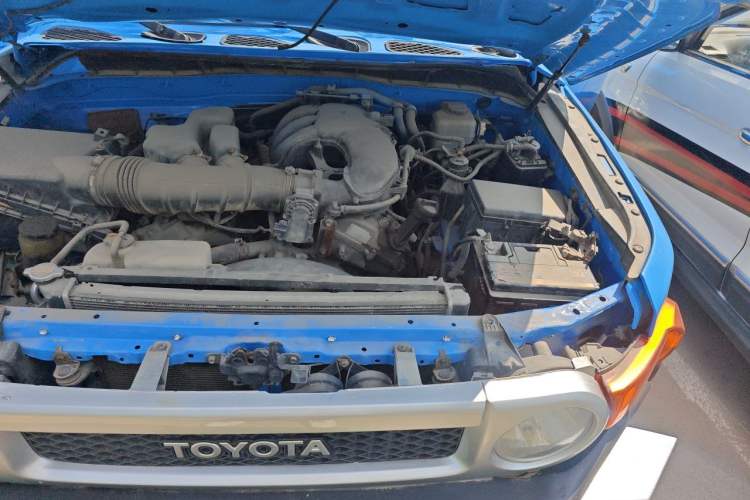 Used Toyota FJ Cruiser 2011 4.0L Engine Bay Left