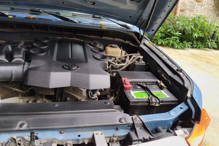 Used Toyota FJ Cruiser 2011 4.0L Engine Bay Left