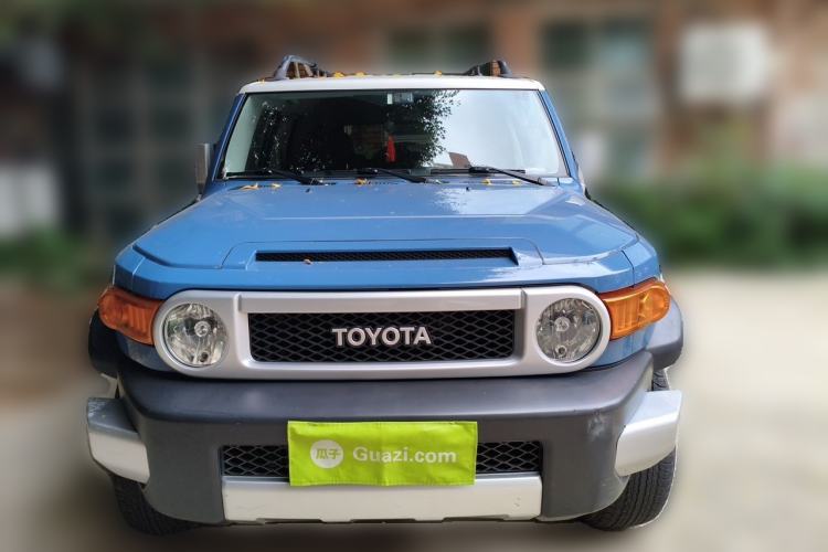 Used Toyota FJ Cruiser 2011 4.0L Front