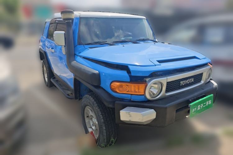 Used Toyota FJ Cruiser 2011 4.0L Front Right 45 Deg