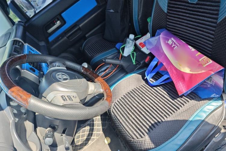 Used Toyota FJ Cruiser 2011 4.0L Left Front Seat