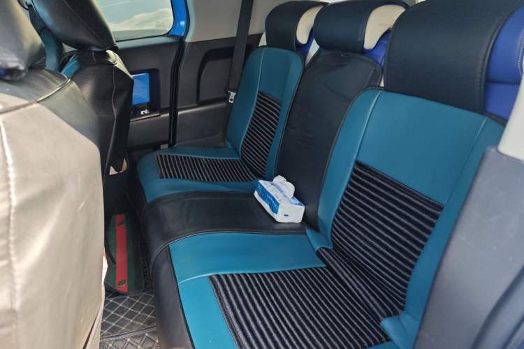 Used Toyota FJ Cruiser 2011 4.0L Left Rear Seat