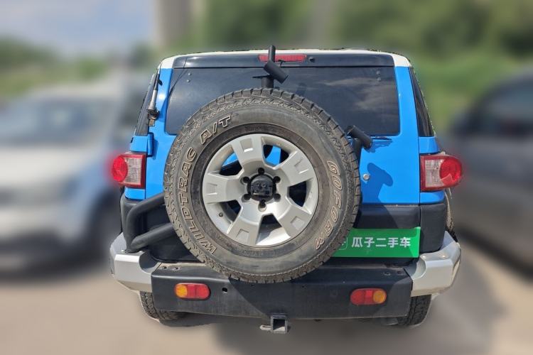 Used Toyota FJ Cruiser 2011 4.0L Rear