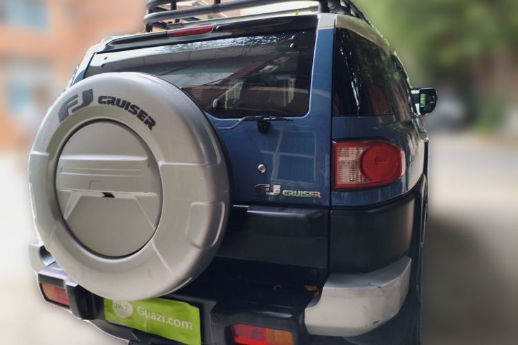 Used Toyota FJ Cruiser 2011 4.0L Rear