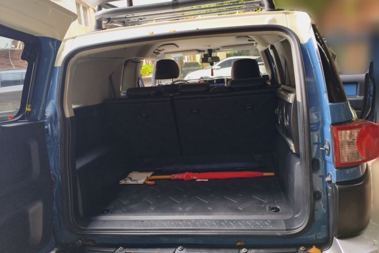 Used Toyota FJ Cruiser 2011 4.0L Trunk
