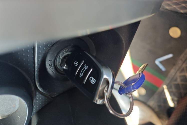 Used Toyota FJ Cruiser 2011 4.0L Vehicle Key