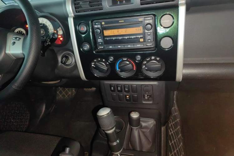Used Toyota FJ Cruiser 2011 4.0L Audio And AC Panel