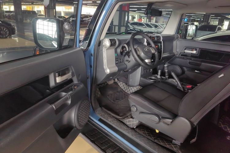 Used Toyota FJ Cruiser 2011 4.0L Driver Seat