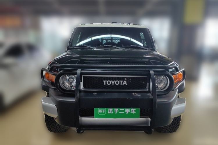 Used Toyota FJ Cruiser 2011 4.0L Front
