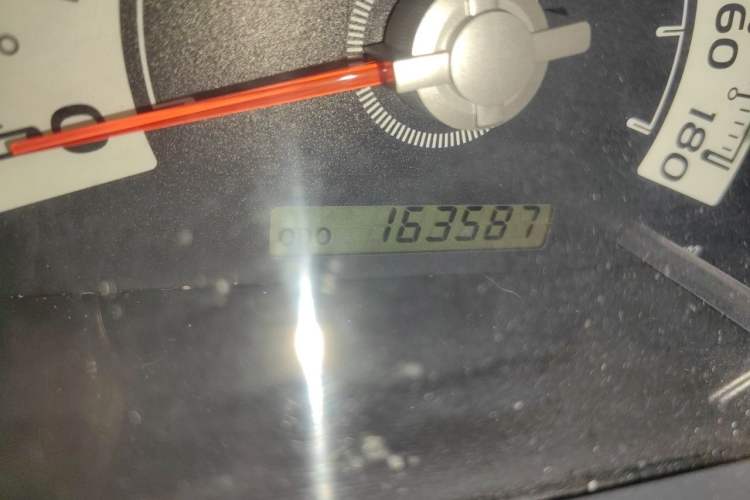 Used Toyota FJ Cruiser 2011 4.0L Odometer Close Up