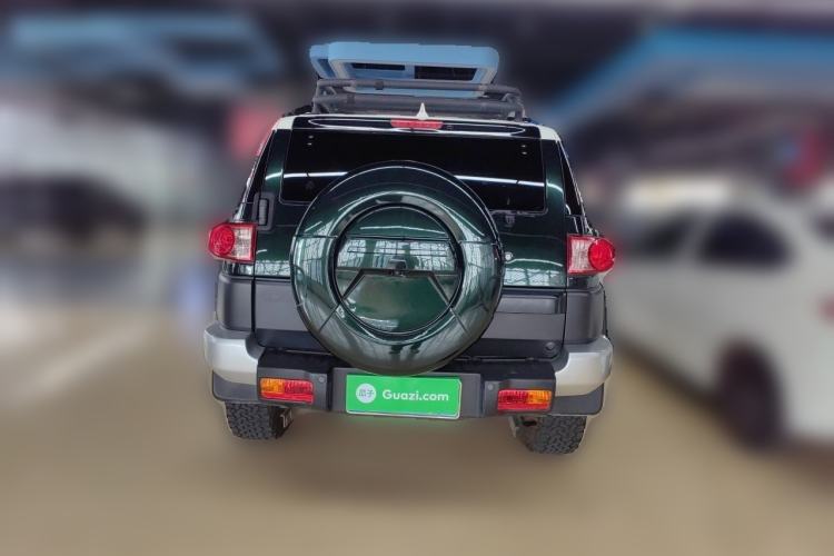 Used Toyota FJ Cruiser 2011 4.0L Rear