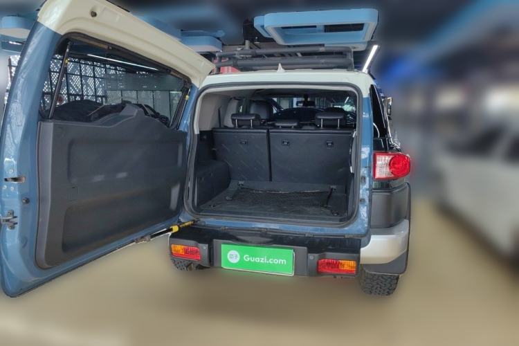 Used Toyota FJ Cruiser 2011 4.0L Trunk