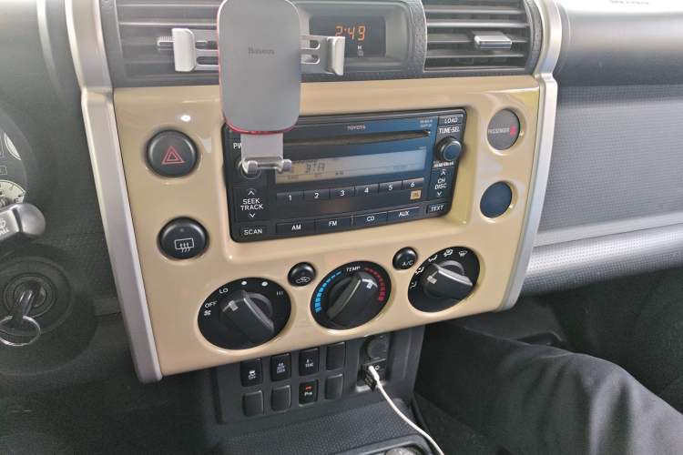 Used Toyota FJ Cruiser 2011 4.0L Audio And AC Panel