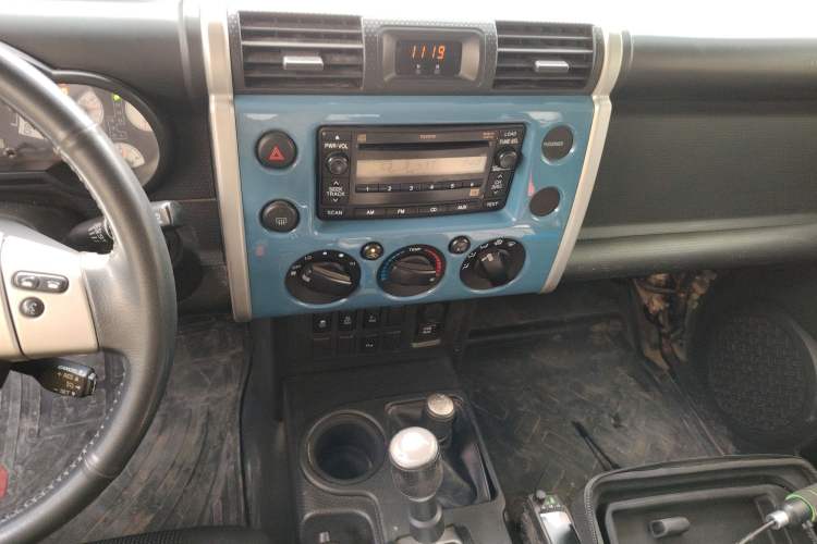 Used Toyota FJ Cruiser 2011 4.0L Audio And AC Panel
