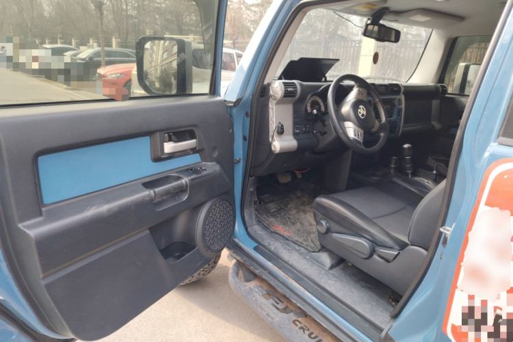 Used Toyota FJ Cruiser 2011 4.0L Driver Seat