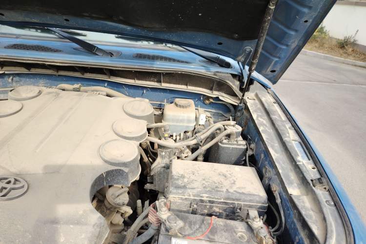 Used Toyota FJ Cruiser 2011 4.0L Engine Bay Left