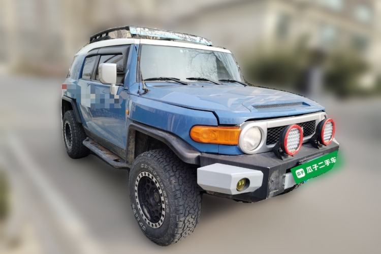 Used Toyota FJ Cruiser 2011 4.0L Front Right 45 Deg