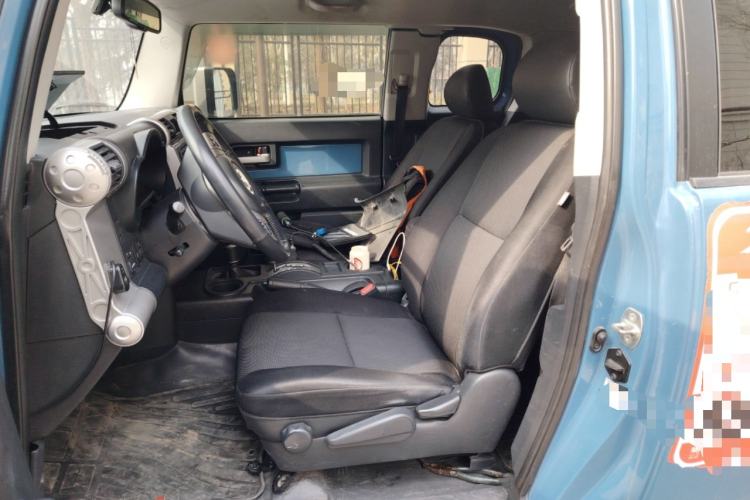Used Toyota FJ Cruiser 2011 4.0L Left Front Seat